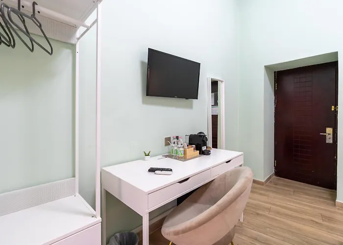 Oda ve Kahvaltı Giusi - Esquilino Harmony 4*